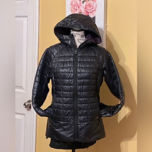 Mountain Hardwear Black Puffer Jacket